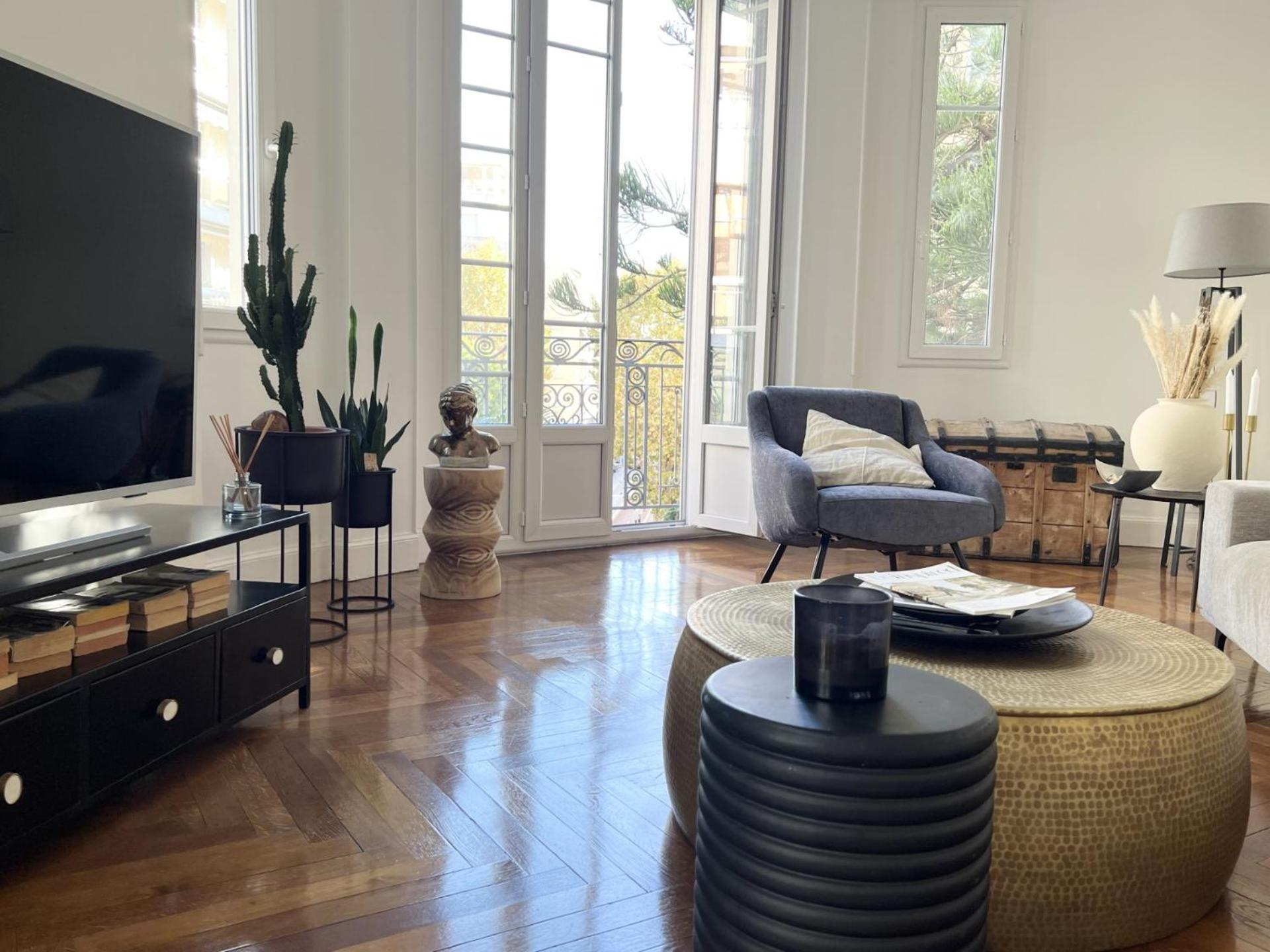 Appartamento Luxueux 115m2, 3 Centre Avec Parking A 5 Min -climatisation