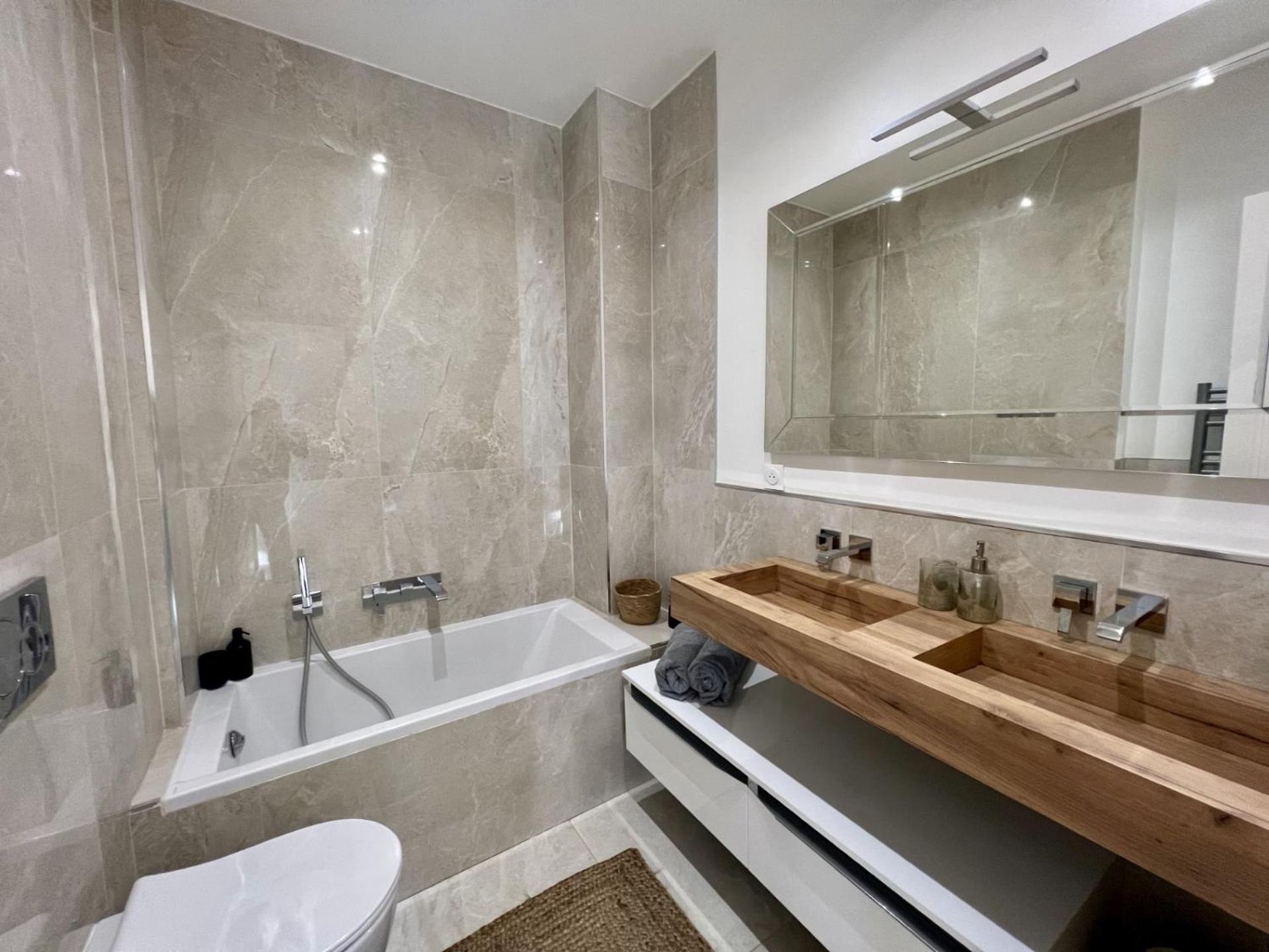 Appartamento Luxueux 115m2, 3 Centre Avec Parking A 5 Min -climatisation Nizza