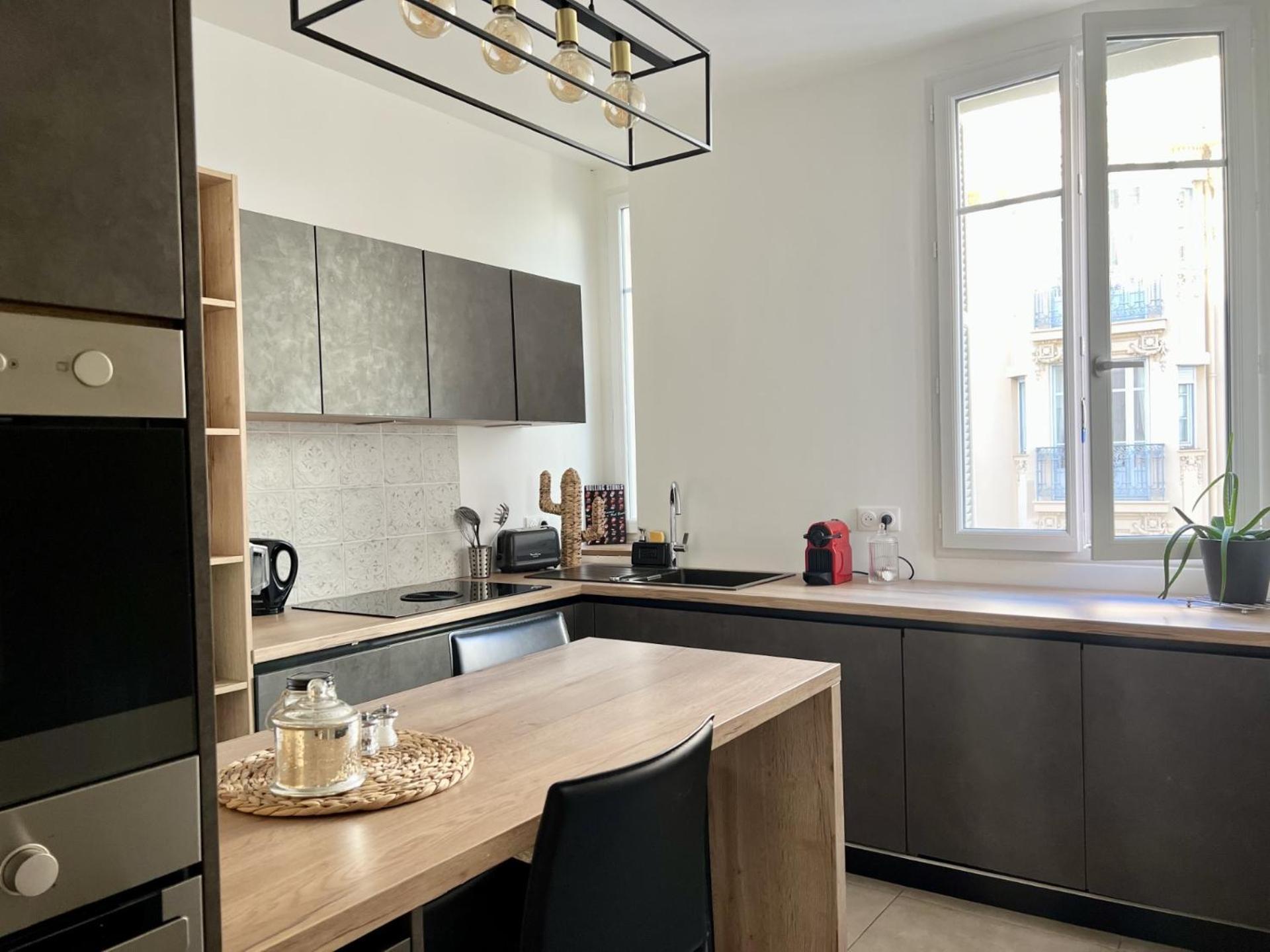 Appartamento Luxueux 115m2, 3 Centre Avec Parking A 5 Min -climatisation