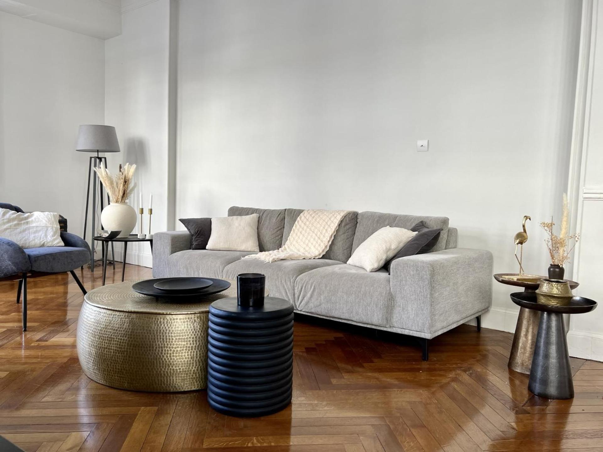 Luxueux 115m2, 3 Centre Avec Parking A 5 Min -climatisation Appartamento